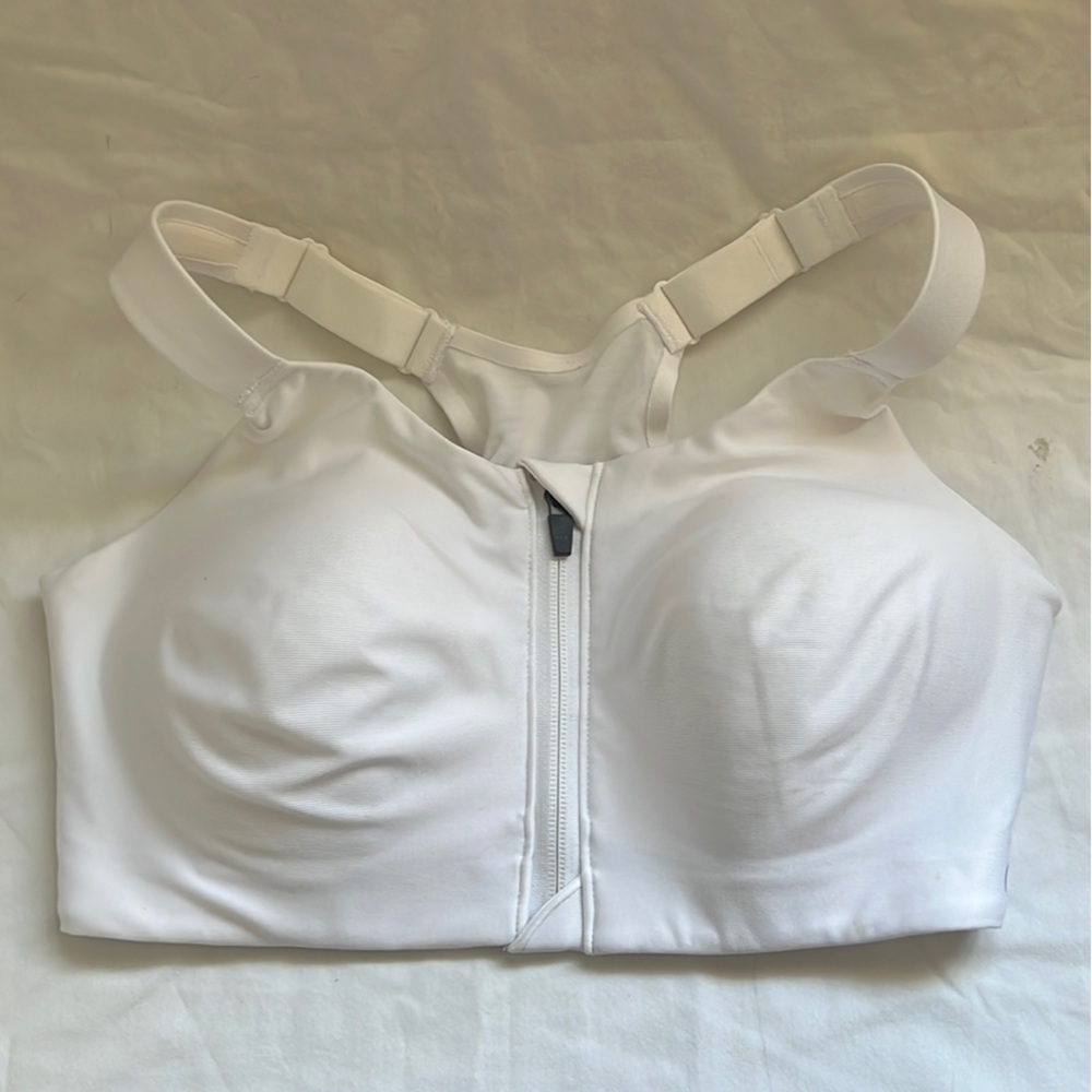 CALIA White Sports Bra with Front Zipper and Adjustable Straps